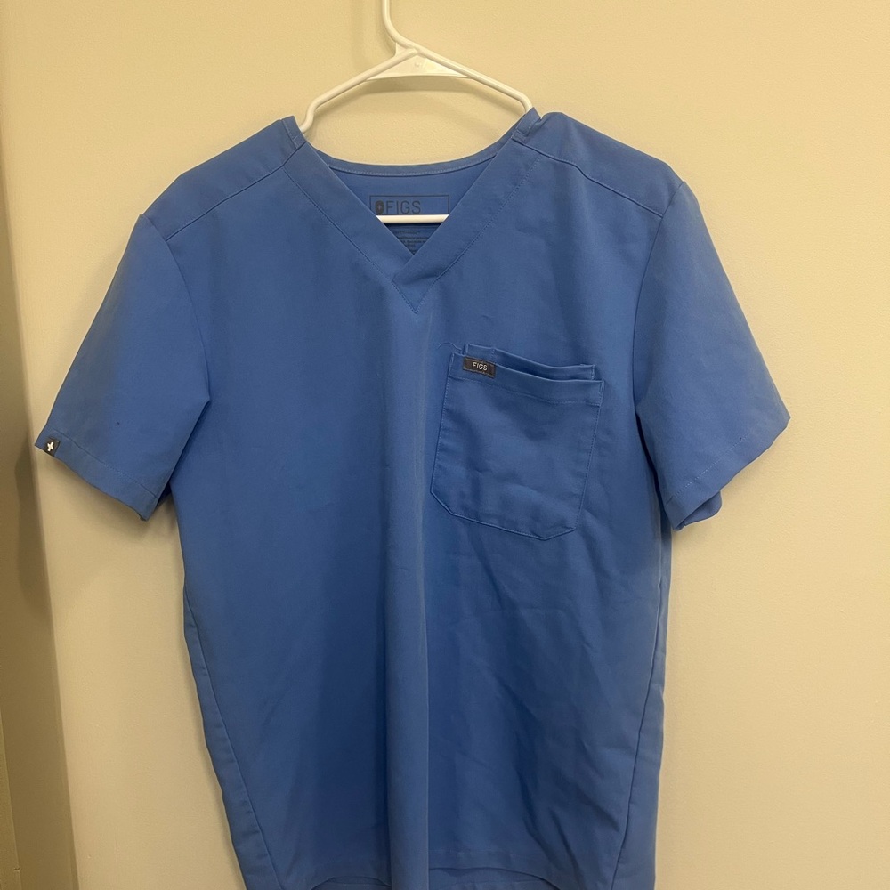 FIGS Men’s Leon Scrub Top